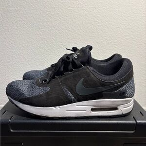 Women's Black Nike Air Max Sneakers